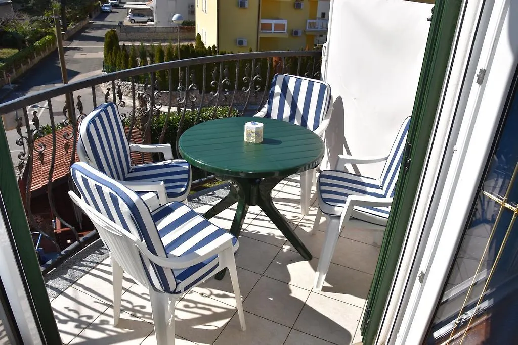 Malinska Center Apartment 0*,  Chorvatsko