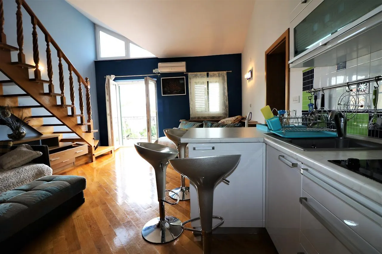 Malinska Center Apartment 0*,