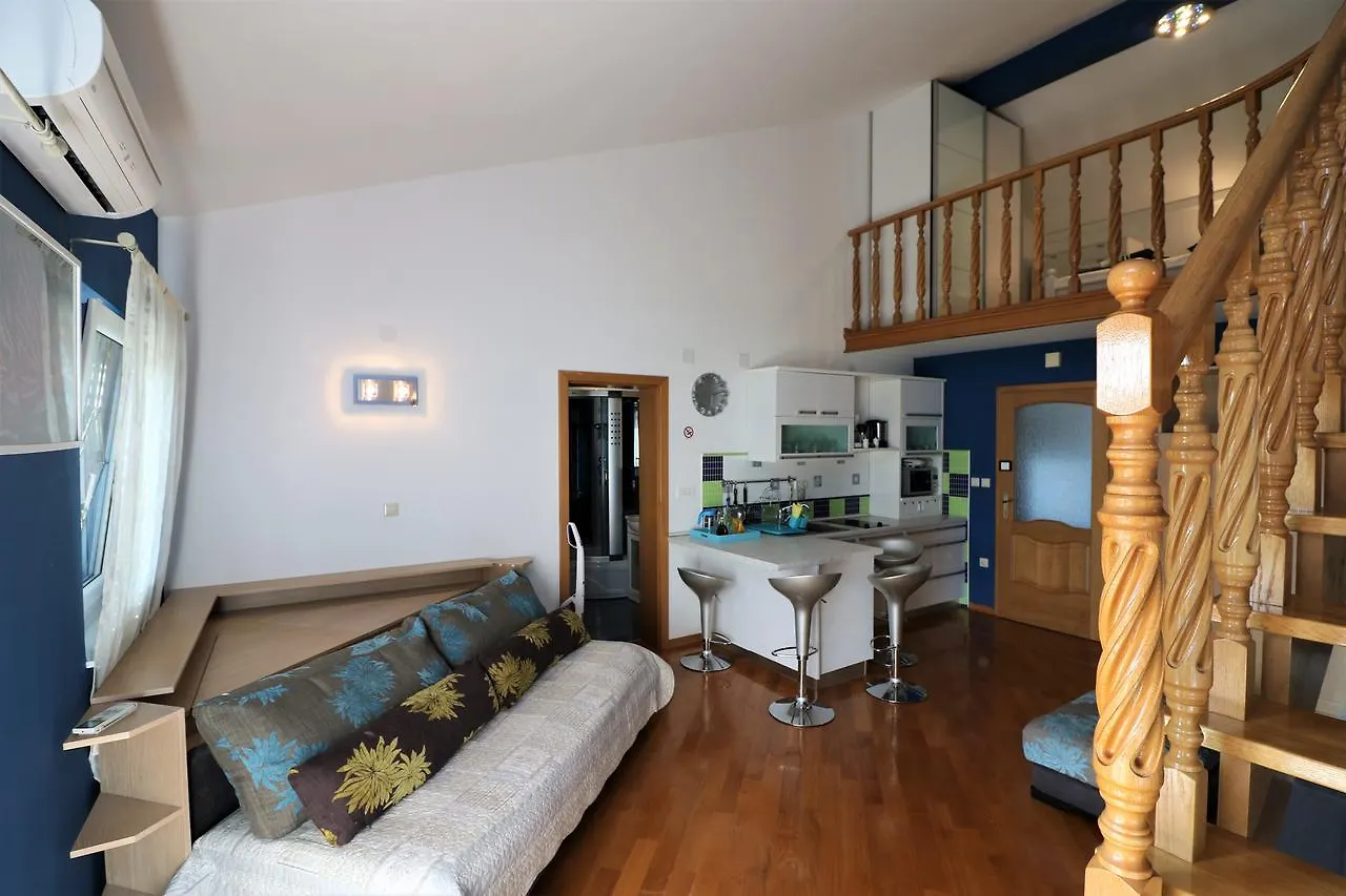 Malinska Center Apartment 0*,  Chorvatsko